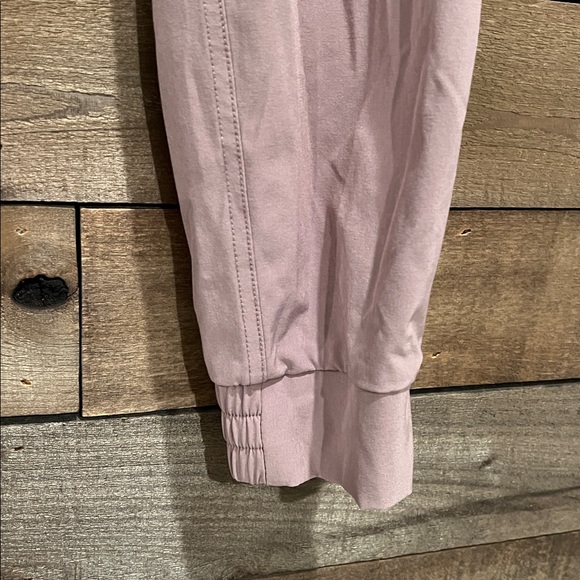Free Fly Women's Pull-On Breeze Jogger in Fig Mauve Size Small - Picture 4 of 8